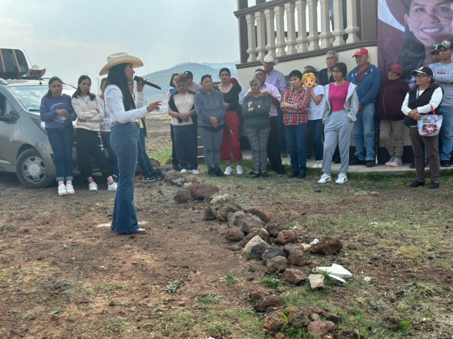 Yazmin Dávila Compromete Nuevo Panteón Para Singuilucan.