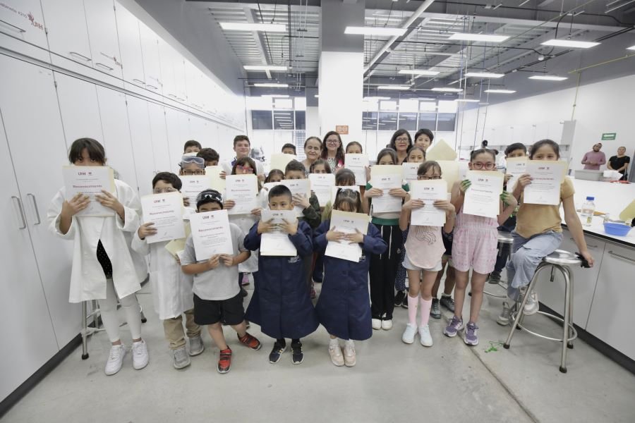 El Voluntariado Universitario promueve la ciencia en las infancias