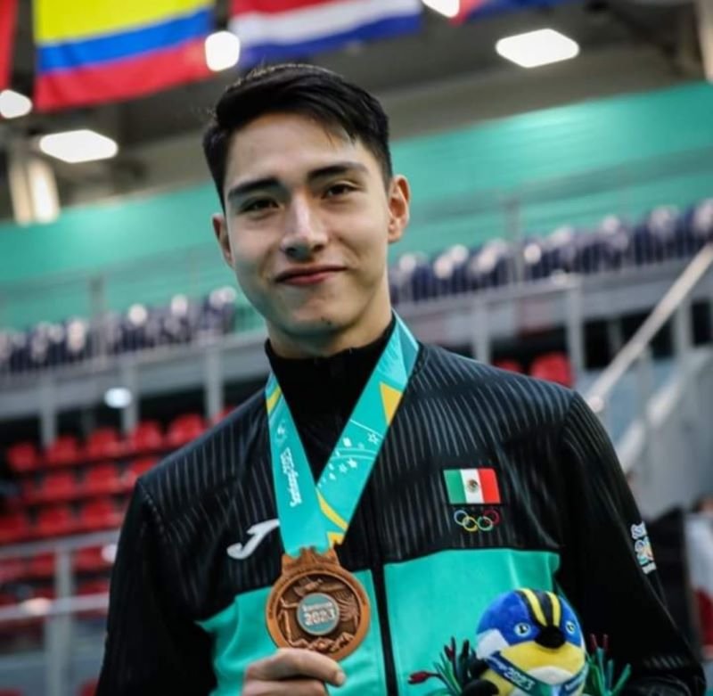 El Deportista Hidalguense y Seleccionado Nacional, Uriel Gómez Tagle, Viajó Rumbo a Inglaterra