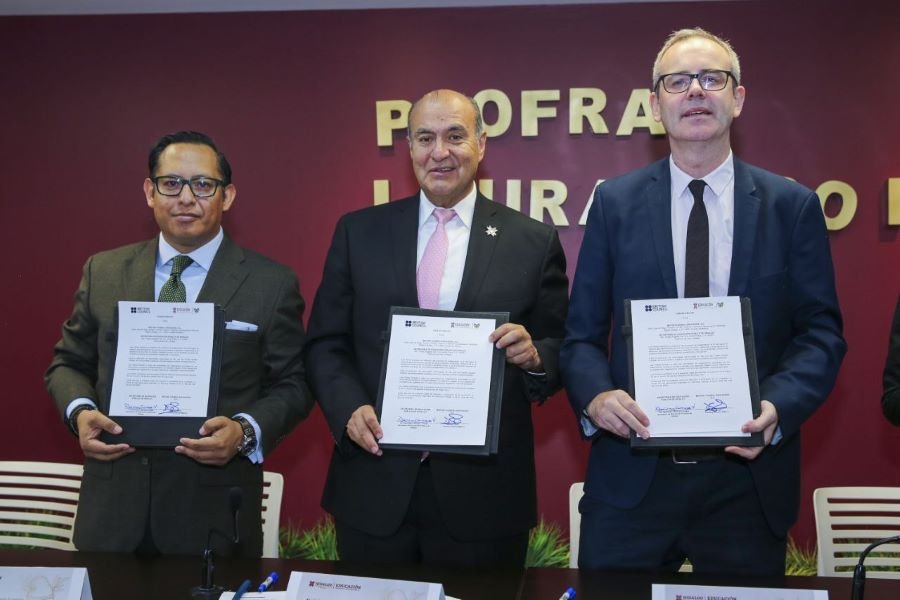 Seph Firma Carta de Intención de Impacto Internacional Con British Council