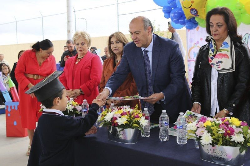 El Titular del IHE Acompaña a su Graduación a Niñas y Niños del Preescolar Ma. Luisa Ross Landa