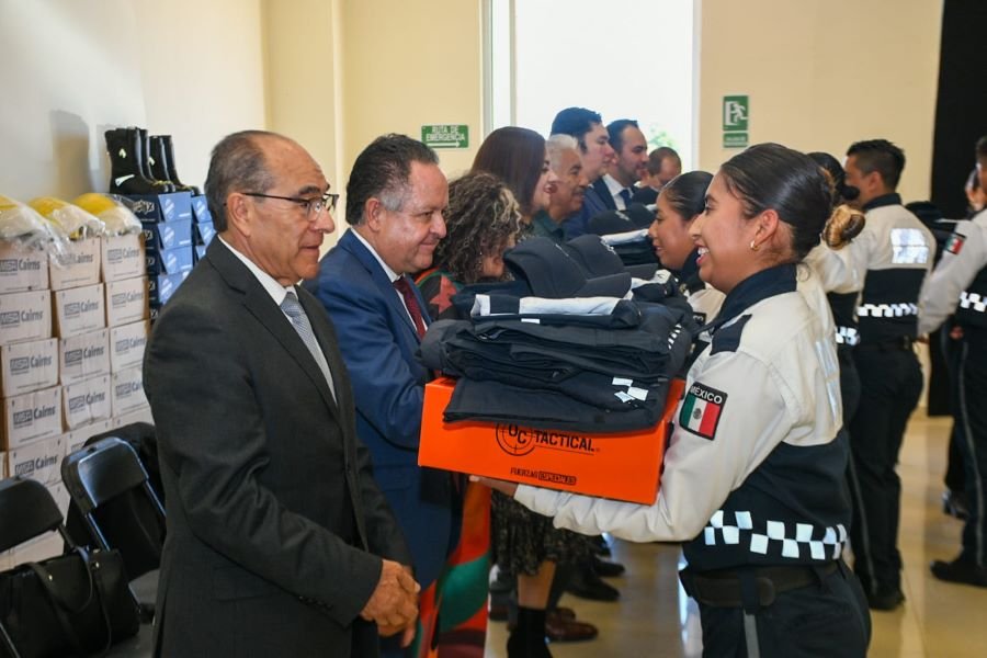 Gobierno de Tulancingo Entregó Uniformes y Equipamiento Con Inversion Mayor a 6 Mdp