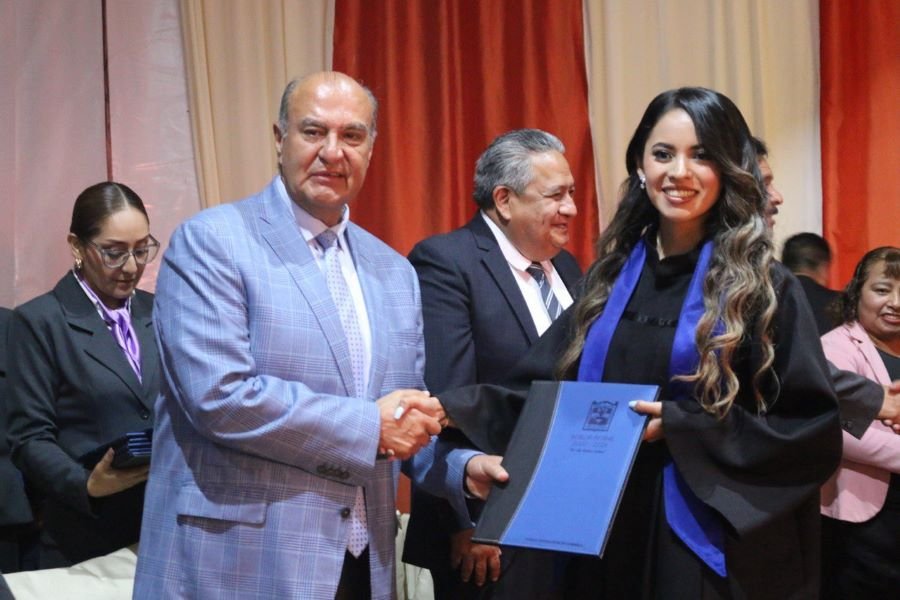 137 Estudiantes Generación 2020-2024 “Dr. Olac Fuentes Molinar se Gradúan en la Escuela Normal Sierra Hidalguense