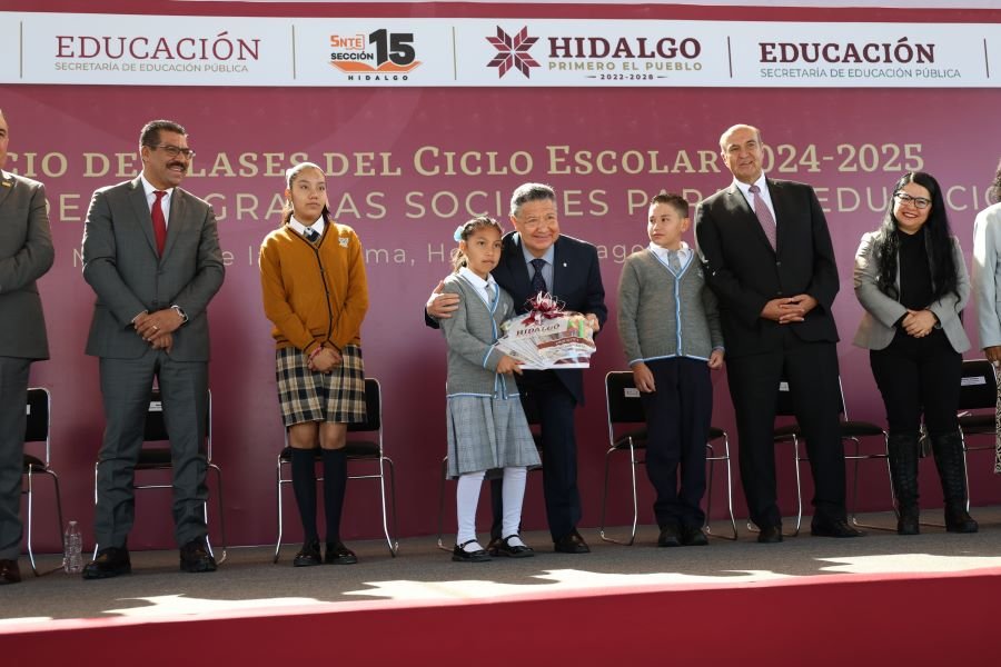 Encabeza Menchaca Salazar Regreso a Clases