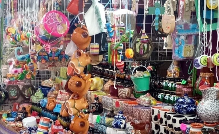 Ferieros de Los Angelitos Tendrán Un Día Más Para Remate de Sus Productos; Retiro de Puestos Será Lunes Por La Noche