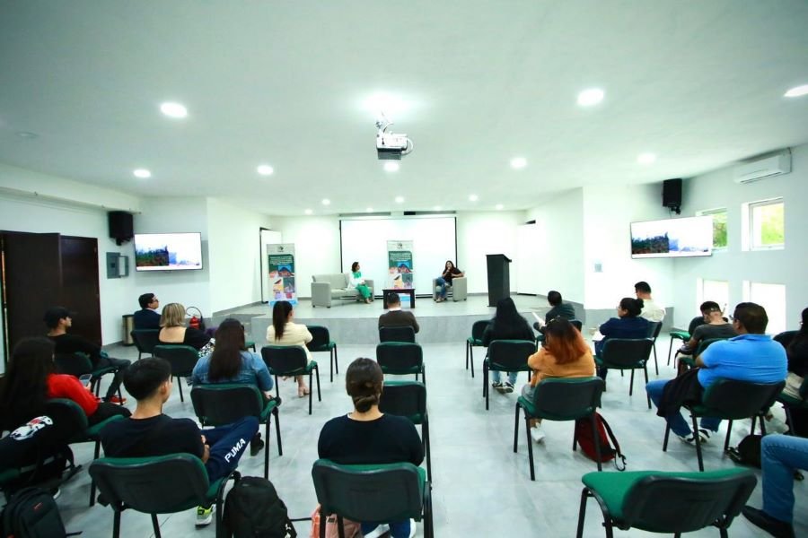 IEEH realiza Conversatorio “La autonomía de los pueblos indígenas” con estudiantes universitarios de la Universidad Intercultural de Tenango de Doria