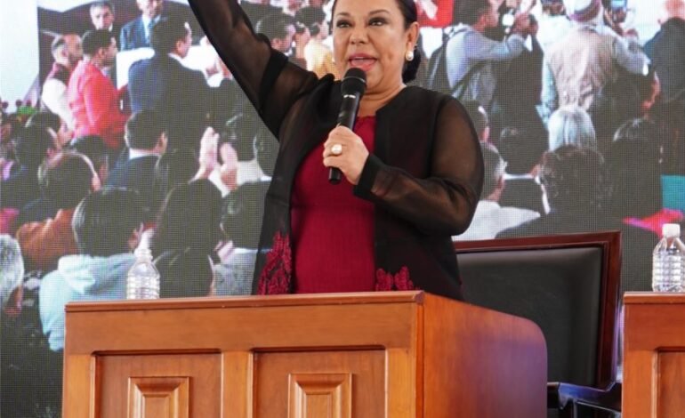 Lorena García Cázares Rindió Protesta Como la Primera Mujer Presidenta de Tulancingo