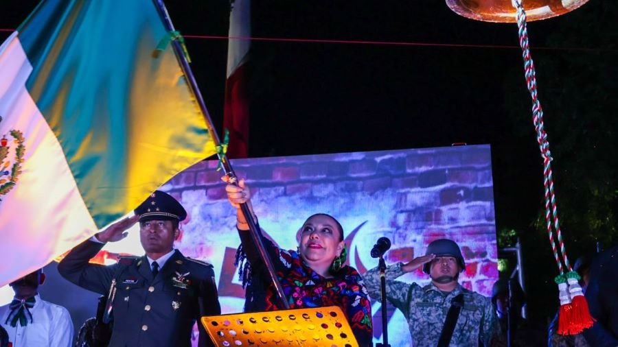 Presidenta Municipal Lorena García Cázares Dio Su Primer Grito de Independencia