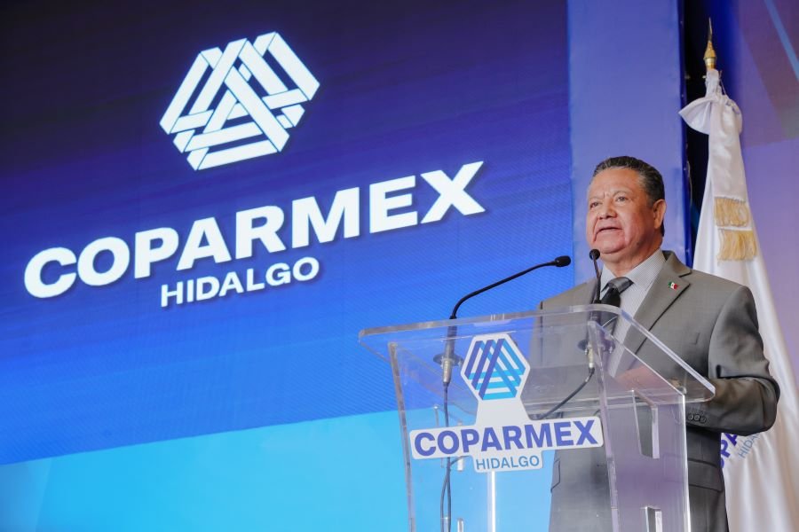 Reafirma Menchaca Salazar disposición de colaborar con grupos empresariales