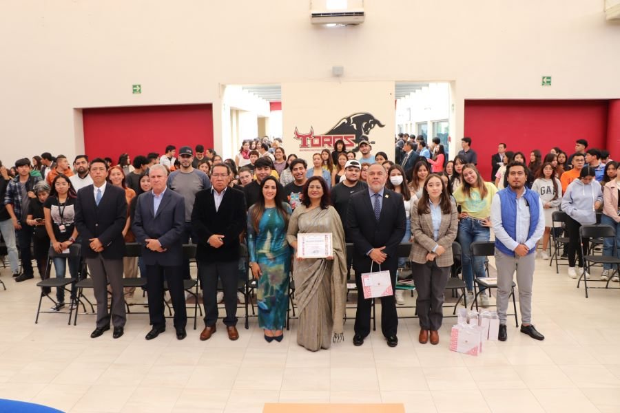 UPT Fortalece Temas de Internacionalización Con Diferentes Conferencias