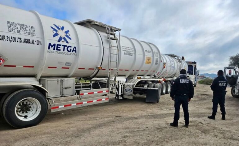 Comenzó Obra de Sustitución de Red de Drenaje Sanitario en Calle Álamo de Colonia Rojo Gómez