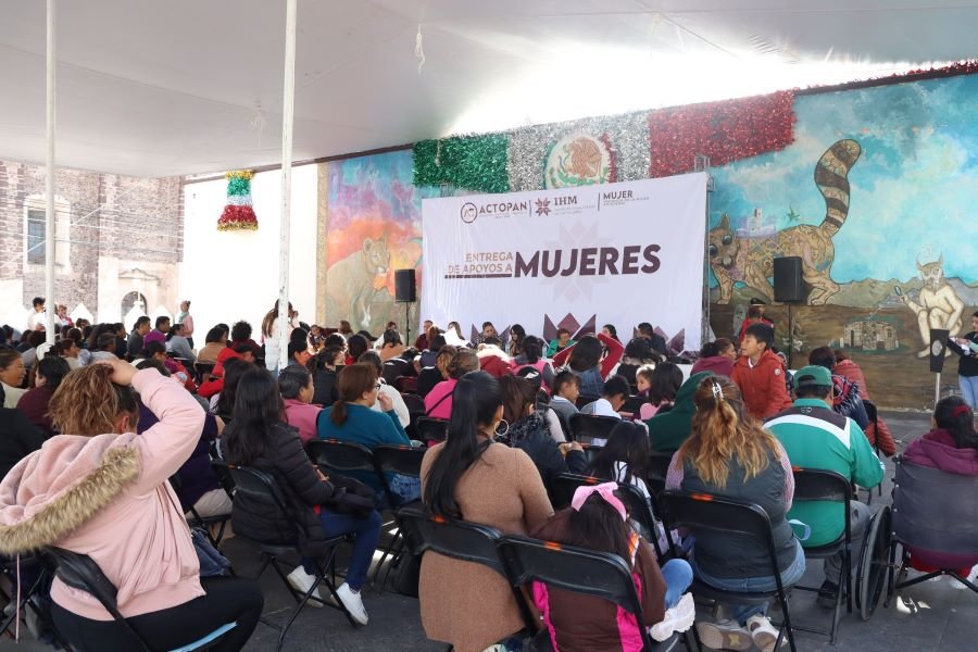 Entrega Gobierno de Hidalgo Apoyos Económicos a Mujeres
