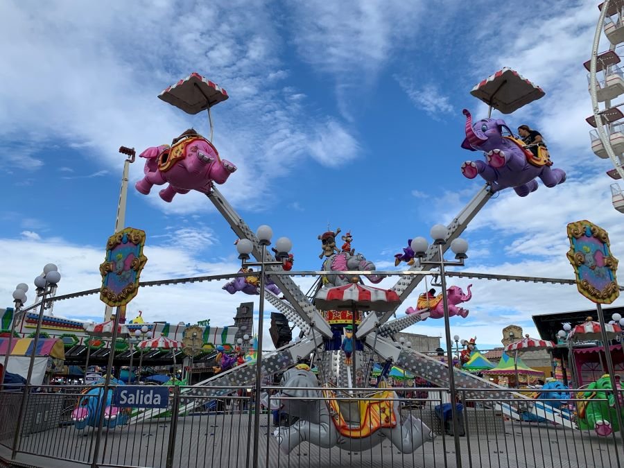 Familias Disfrutan de las Atracciones de la Feria de San Francisco Pachuca, Hidalgo 2024