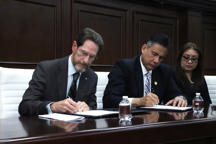 Firma UAEH Convenio de Colaboración con la Escuela Libre de Derecho