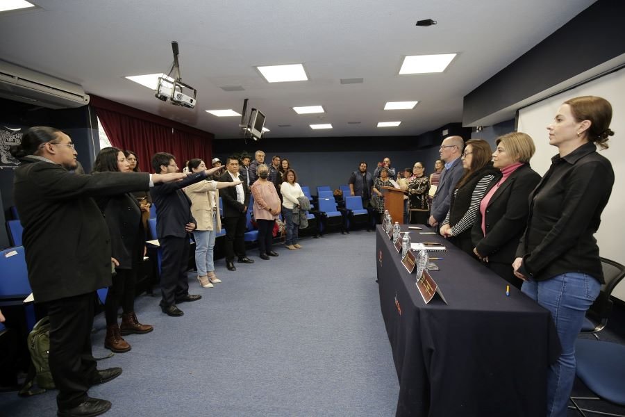 Rinden Protesta Integrantes de la Asociación de Historiadores Egresados de UAEH