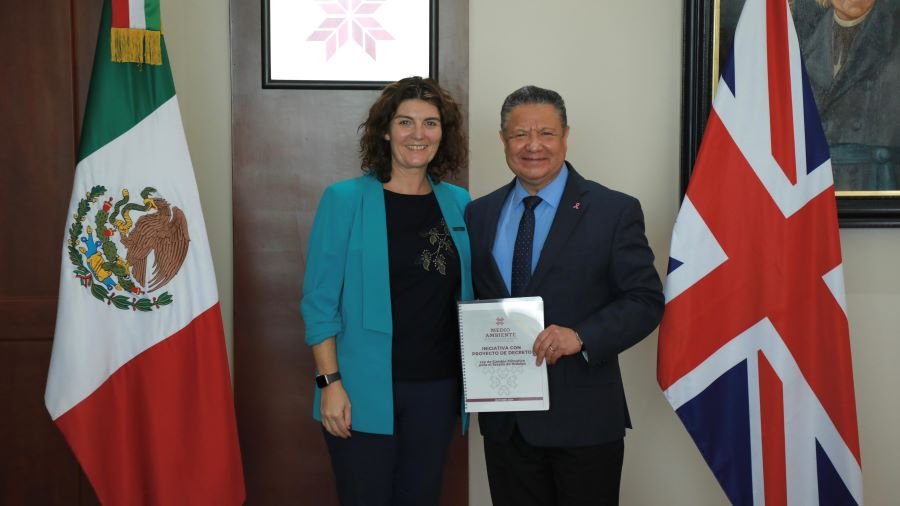 Se reúne Julio Menchaca con Embajadora del Reino Unido