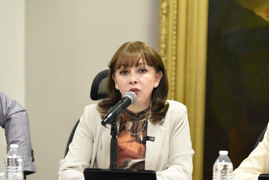 Legisladores Aprueban Dictamen que da Garantía de asientos adecuados en la jornada laboral