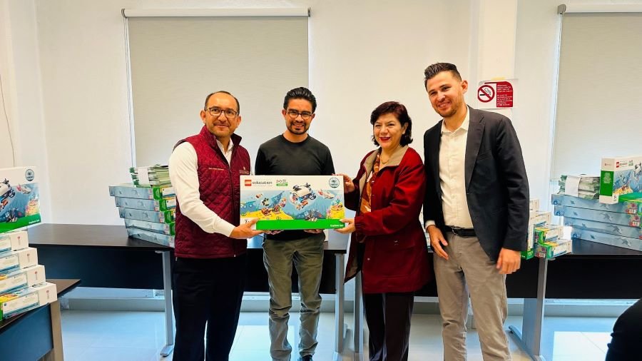 Escuelas de Educación Básica Recibieron Materiales Educativos