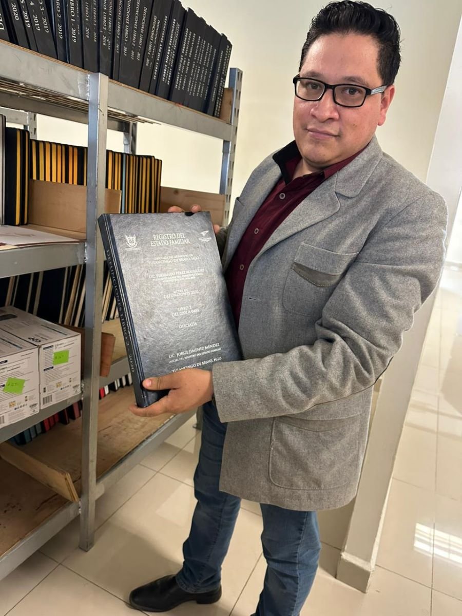 Hoy Frente a la Presidencia Municipal Unidades Móviles de Expedición de Actas Para Personas Foráneas