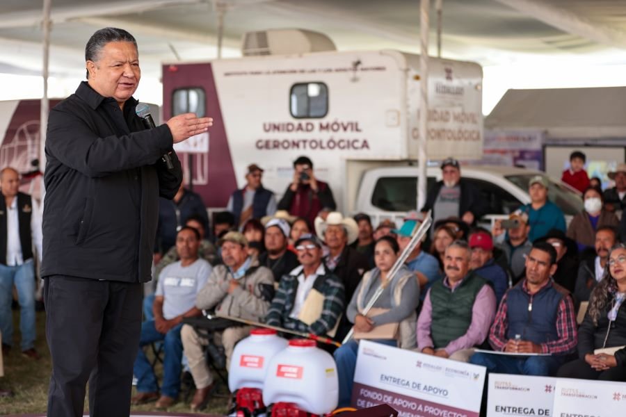 Servimos Con Alegría y Disposición: Julio Menchaca