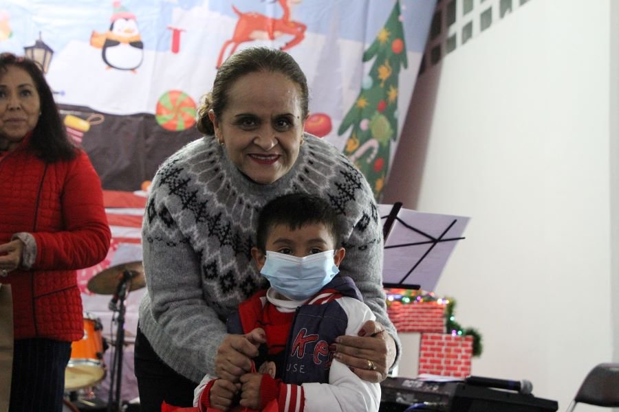 Voluntariado UAEH Inicia la Entrega de Obsequios Navideños a Infancias
