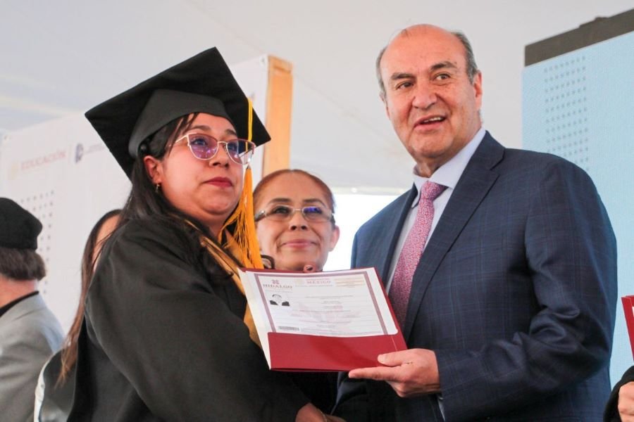 Fortalece SEPH Compromiso de Julio Menchaca de Formar Profesionistas Con Educación de Excelencia