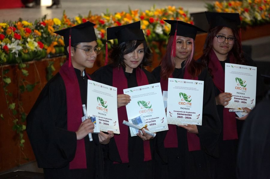 Garantizar a estudiantes trayectoria de secundaria a media superior, compromiso del gobernador Julio Menchaca