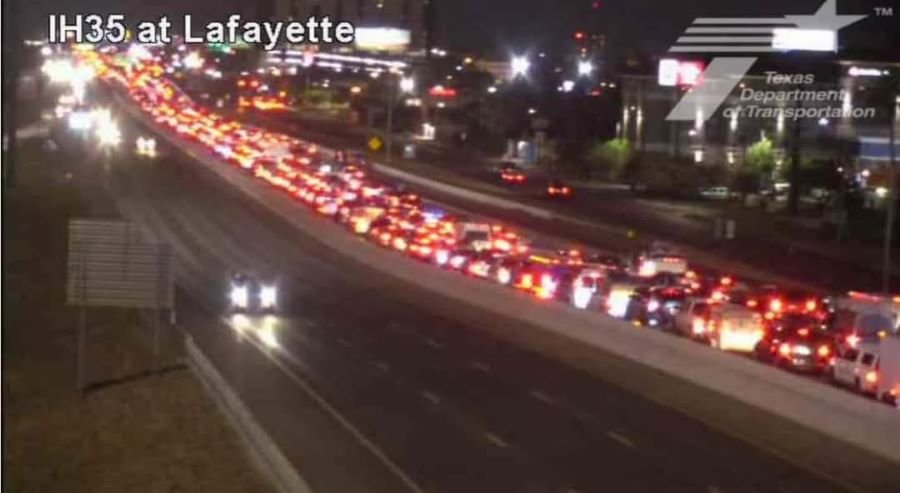 Más de 200 hidalguenses regresan en caravana migrante