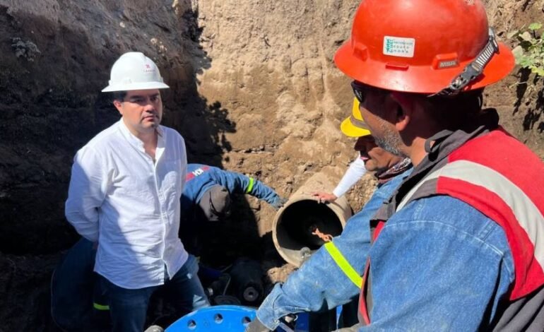 Supervisan labores para la rehabilitación de un tramo más del acueducto Téllez
