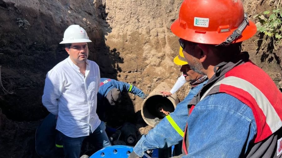 Supervisan labores para la rehabilitación de un tramo más del acueducto Téllez