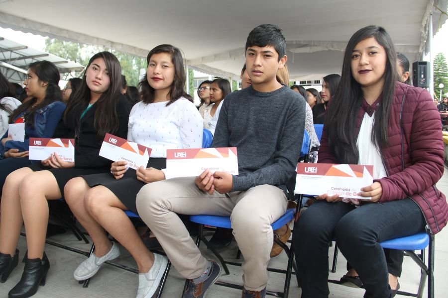 UAEH Mantiene Abiertas Ocho Convocatorias Para Otorgar Becas a Estudiantes Garza