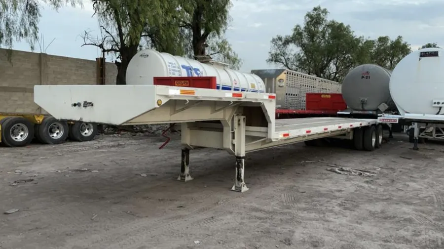 AIC de la PGJEH Aseguró Retroexcavadora, Vehículos y Droga en un Cateo en la Colonia el Llano de Tula de Allende.