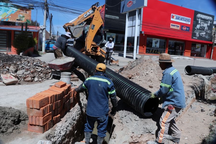 Avanza Reemplazo de Tubería Con Más de 60 Años de Antigüedad