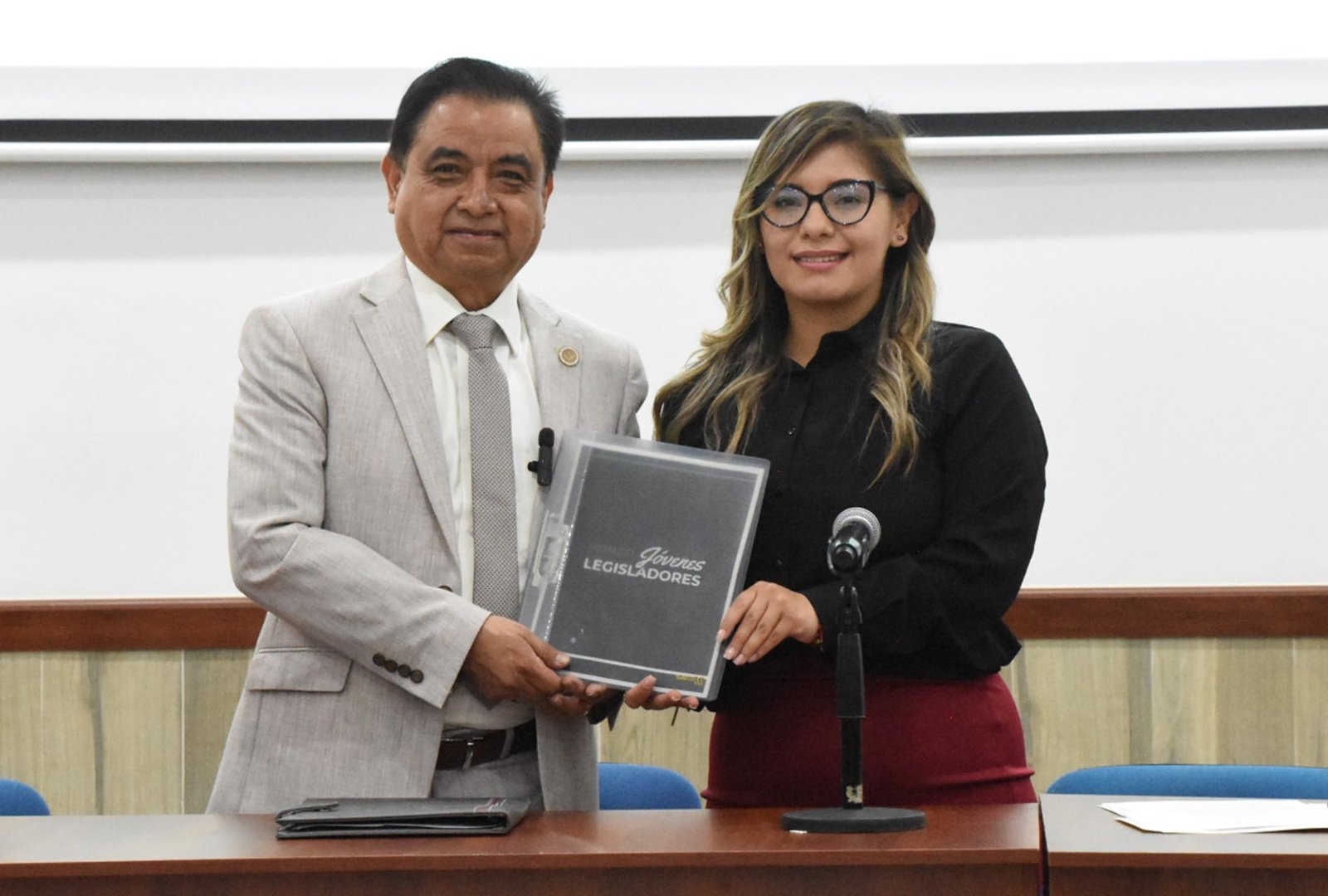 Congreso de Hidalgo escucha propuestas de jóvenes