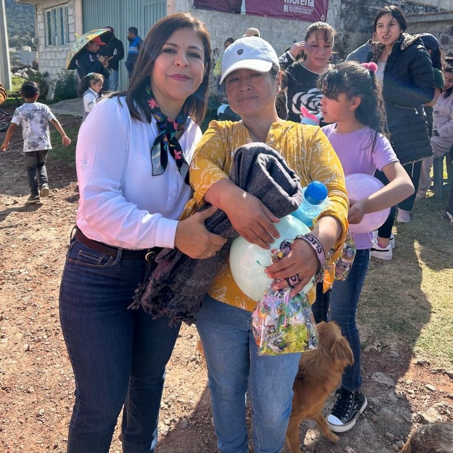 DIF Tulancingo entregó cobijas en cinco comunidades vulnerables