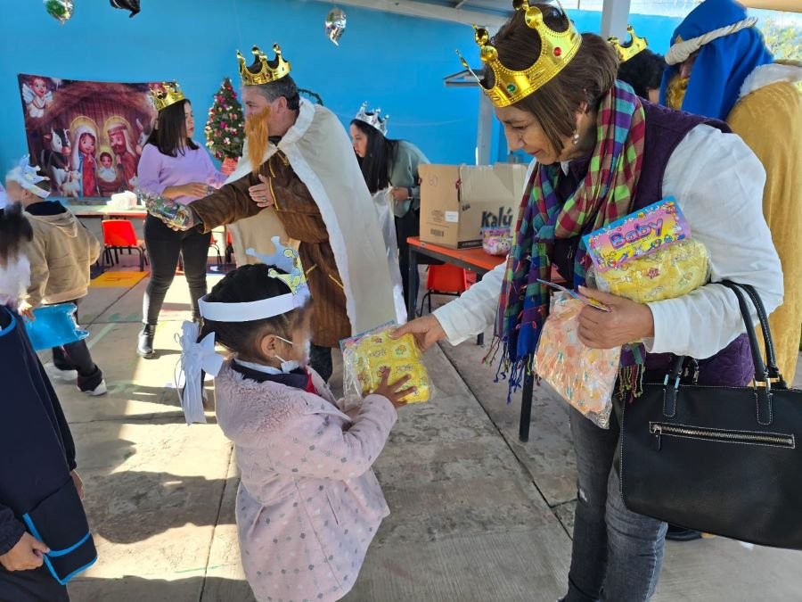 DIF Tulancingo Hace Entrega de Apoyos en Escuelas y Colonias