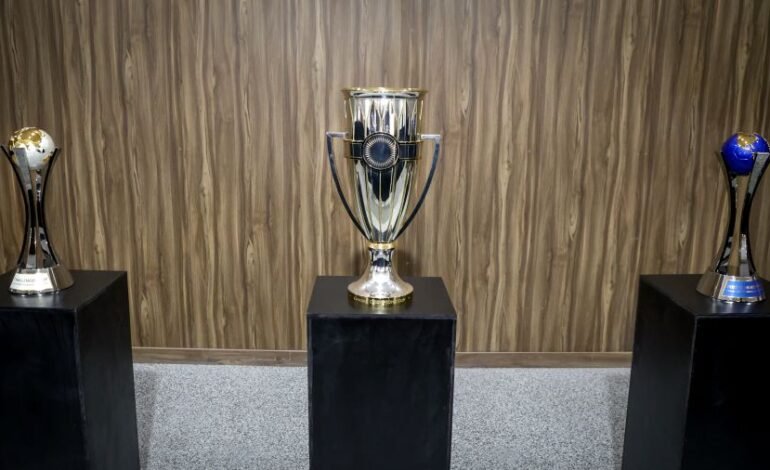 Exhiben Trofeos del Club Pachuca en el Edificio del Gobierno de Hidalgo