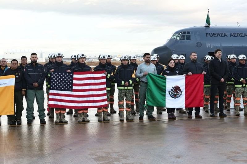 Salió Rumbo a California Equipo Mexicano de Ayuda Humanitaria Para Apoyar en El Combate a Los Incendios Forestales en Esa Entidad