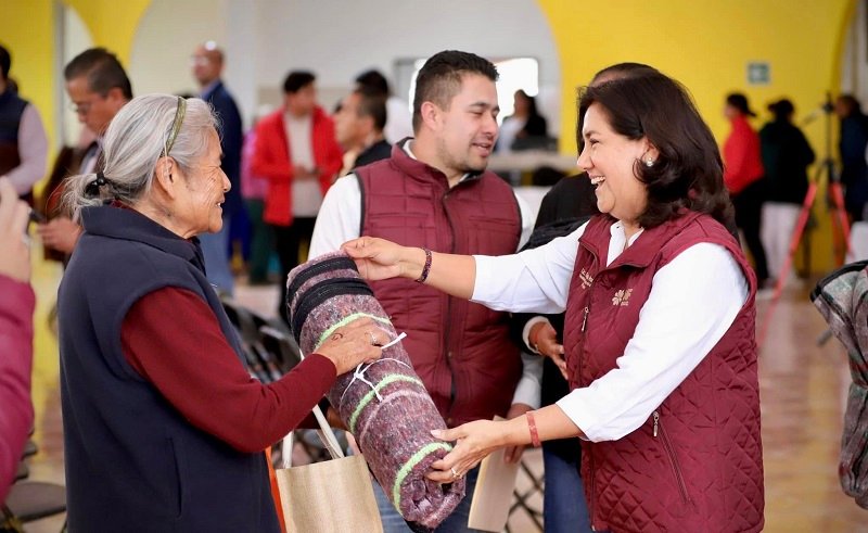 Inicia DIF Hidalgo Entrega de Cobijas Para Esta Temporada Invernal