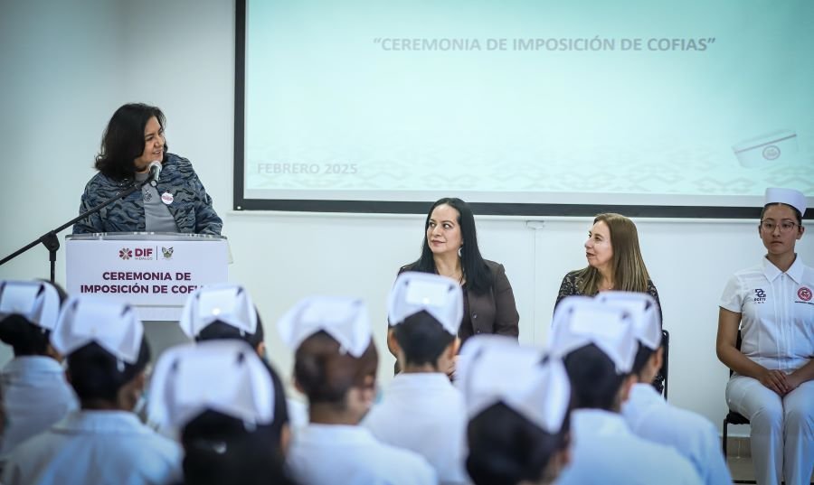 26 Alumnas de la Casa de la Mujer Hidalguense Reciben Cofia