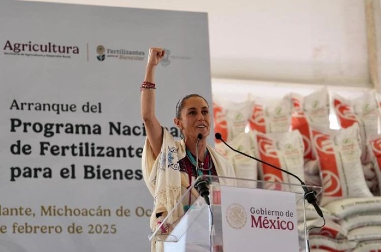 En Michoacán, Presidenta Claudia Sheinbaum Encabeza Entrega del Programa de Fertilizantes Para El Bienestar, Un Derecho Constitucional de Las y Los Campesinos de México