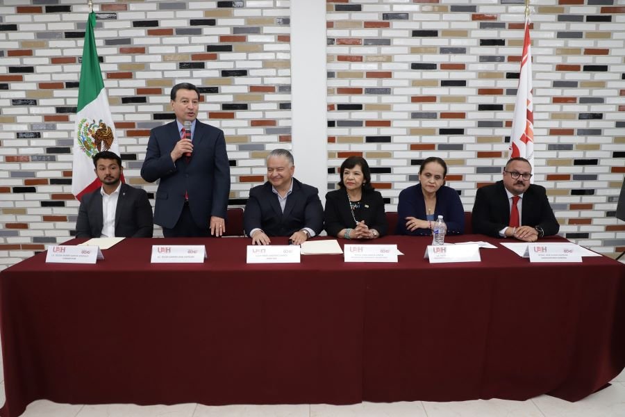 Preparatoria Número 8 crece con tecnología y responsabilidad social en 2024