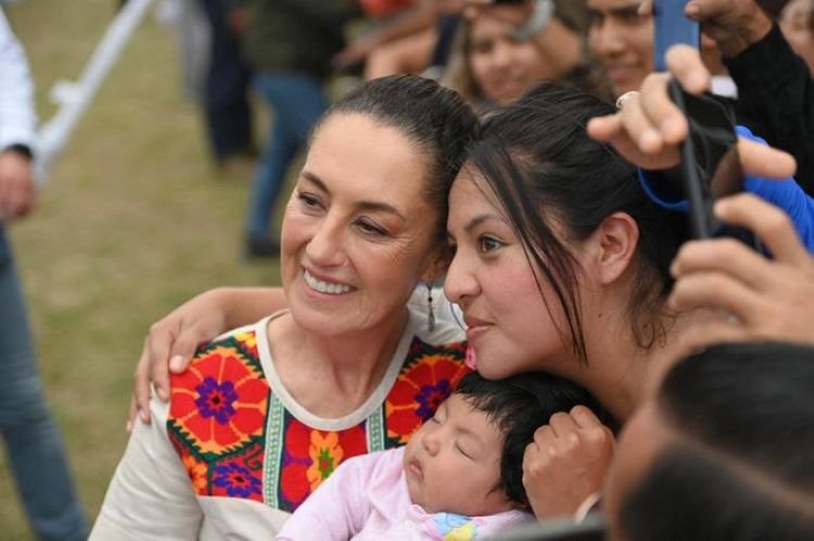 Presidenta Claudia Sheinbaum Anuncia Iniciativa Para Elevar a Rango Constitucional: Pensión Mujeres Bienestar, Beca Rita Cetina Gutiérrez y Salud Casa Por Casa