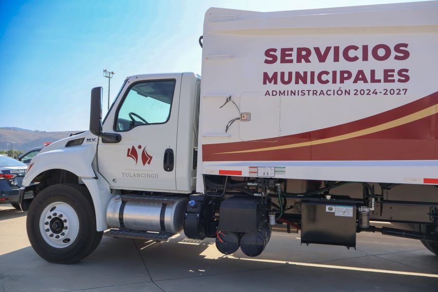 En Puerta Entrega de Nuevo Parque Vehicular  en Tulancingo