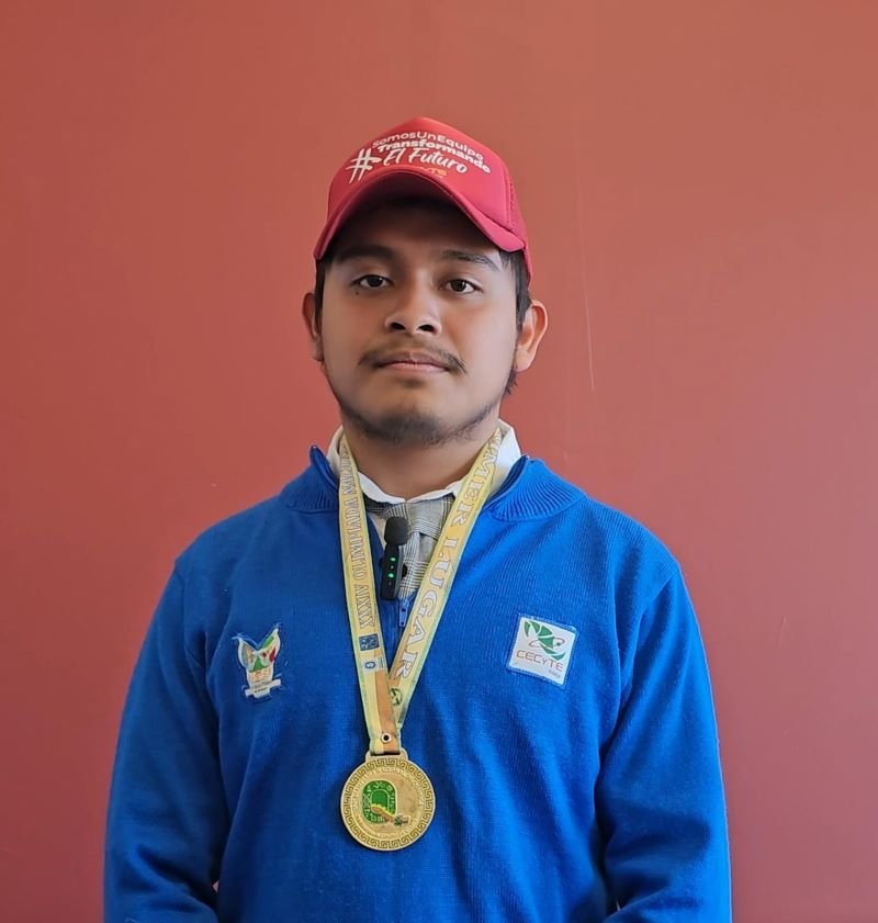 Estudiante de CECyTE Hidalgo Tetepango brilla con medalla de oro en Olimpiada Nacional de Química
