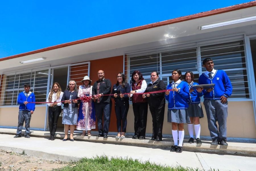 Gobierno de Hidalgo Atiende Necesidades De Infraestructura de los alumnos de Atotonilco de Tula y Tepetitlán