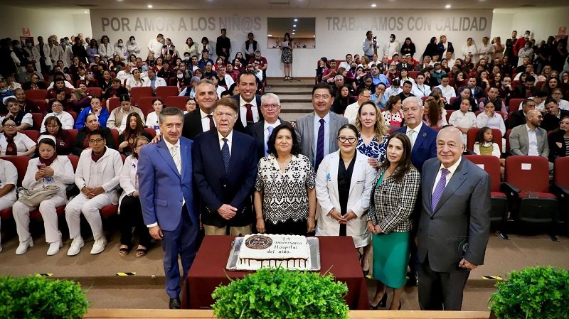 74 Años Cuidando Sonrisas Pequeñas y Construyendo Grandes Futuros!