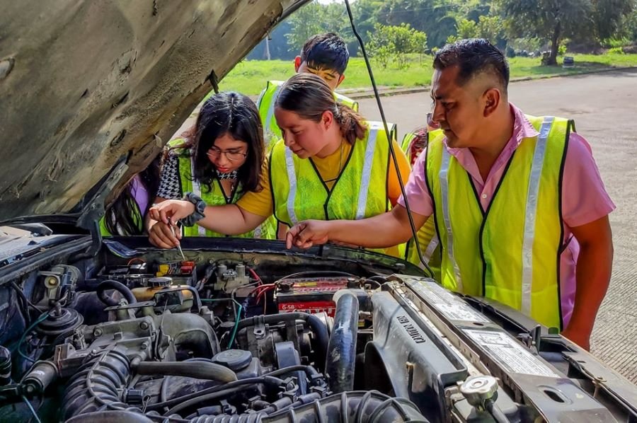 La Universidad Politécnica de Huejutla Impulsa el Aprendizaje Práctico de Sus Estudiantes
