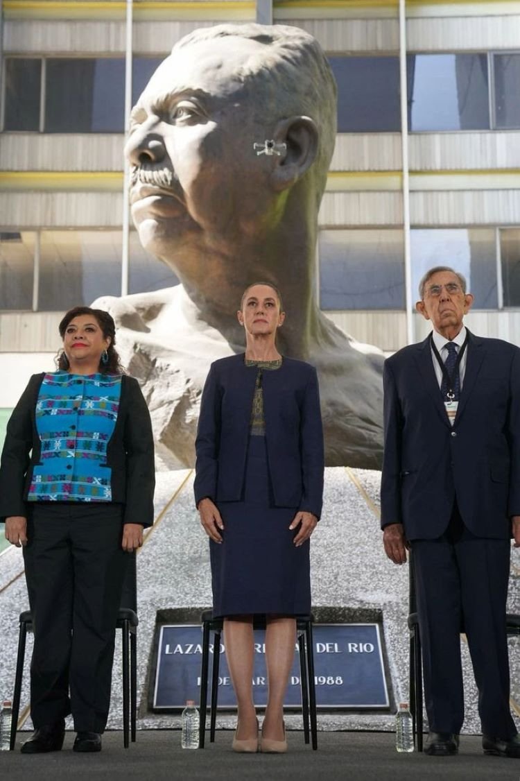 Presidenta Claudia Sheinbaum Firma Decreto Para Expedir Ocho Leyes Secundarias en Materia Energética Que Recuperan a Pemex y CFE Como Empresas Públicas del Estado