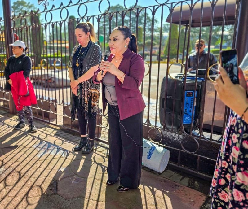 Presidenta Lorena García Cázares Da La Bienvenida a Escolares de La Primaria Aquiles Serdán al Programa Caracoleando